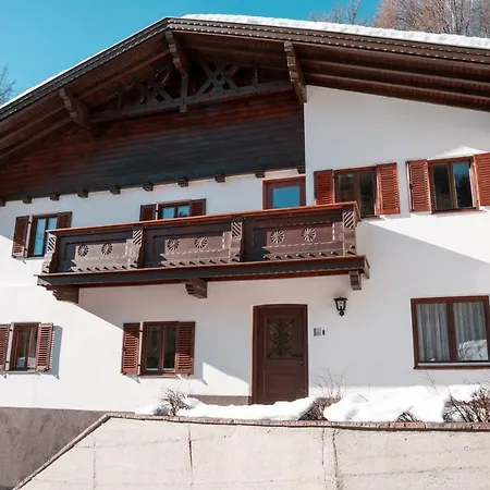 度假居 Traditionell-modernes Haus In Hoetting *